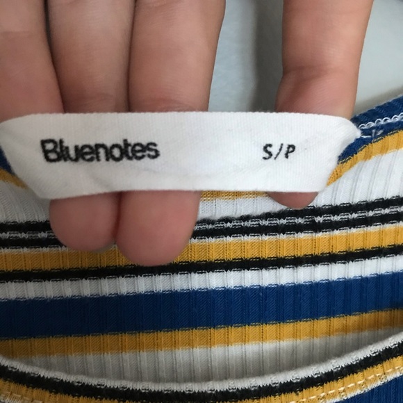 Striped crop top. - Picture 3 of 5